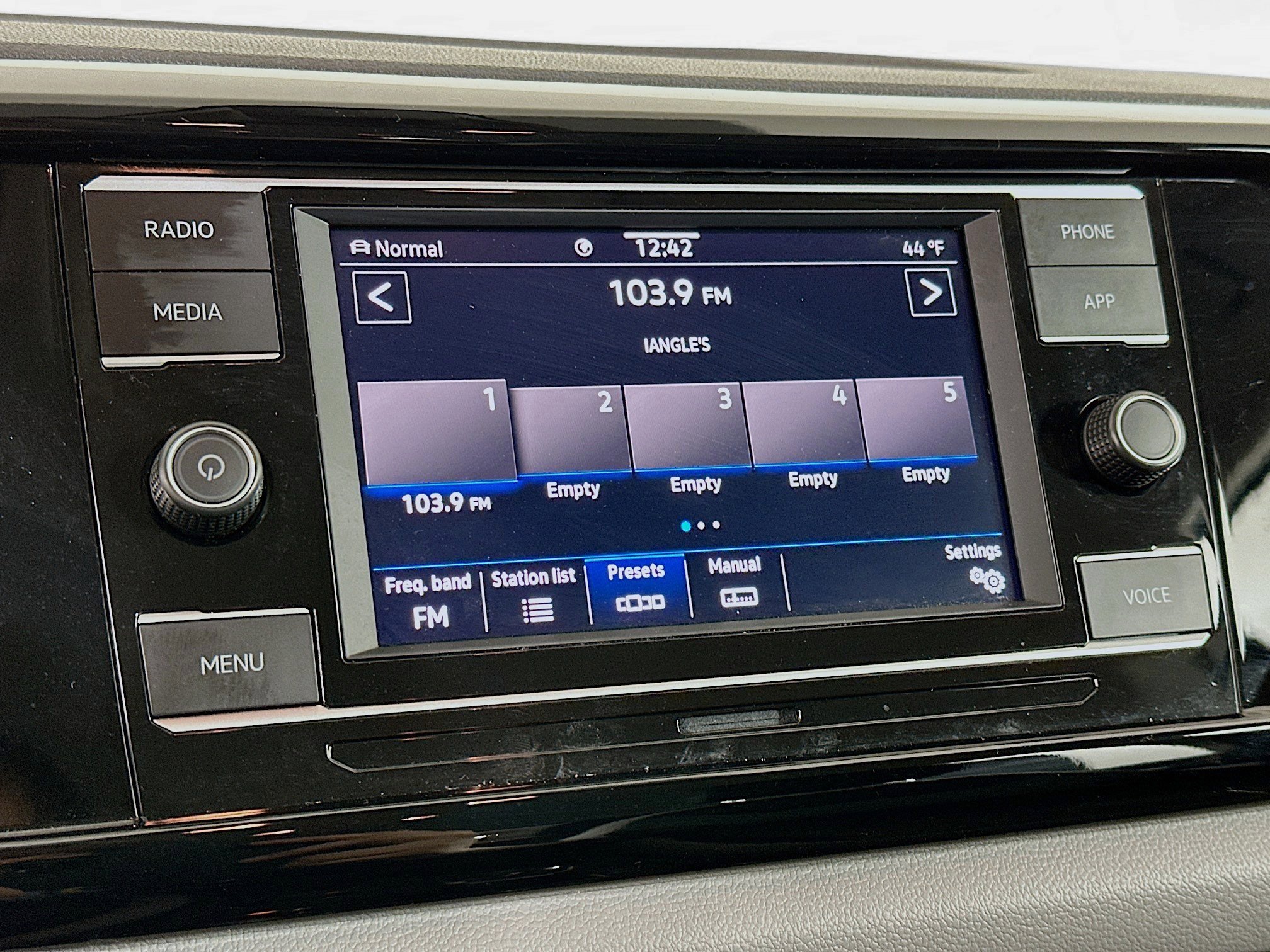 Used 2022 Volkswagen Taos S w/ IQ Drive S Package image 21