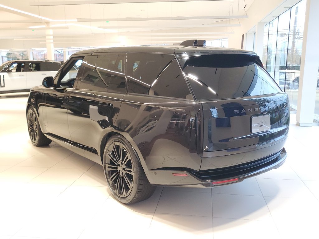 New 2026 Land Rover Range Rover Long Wheelbase SE AWD/4WD image 4