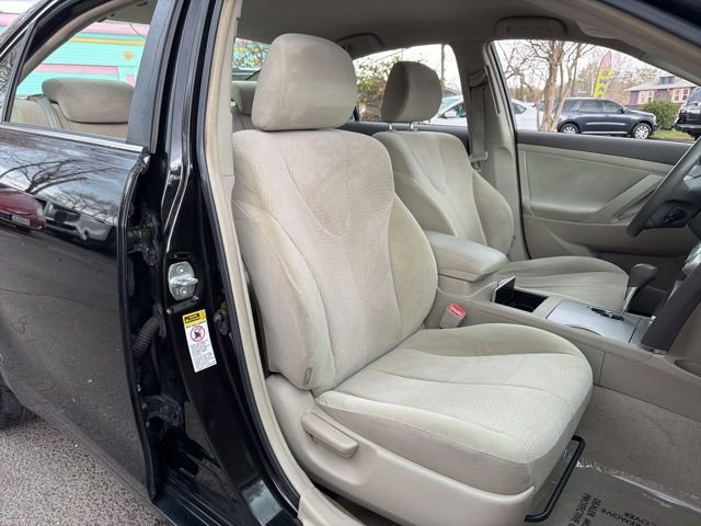 Used 2010 Toyota Camry image 9