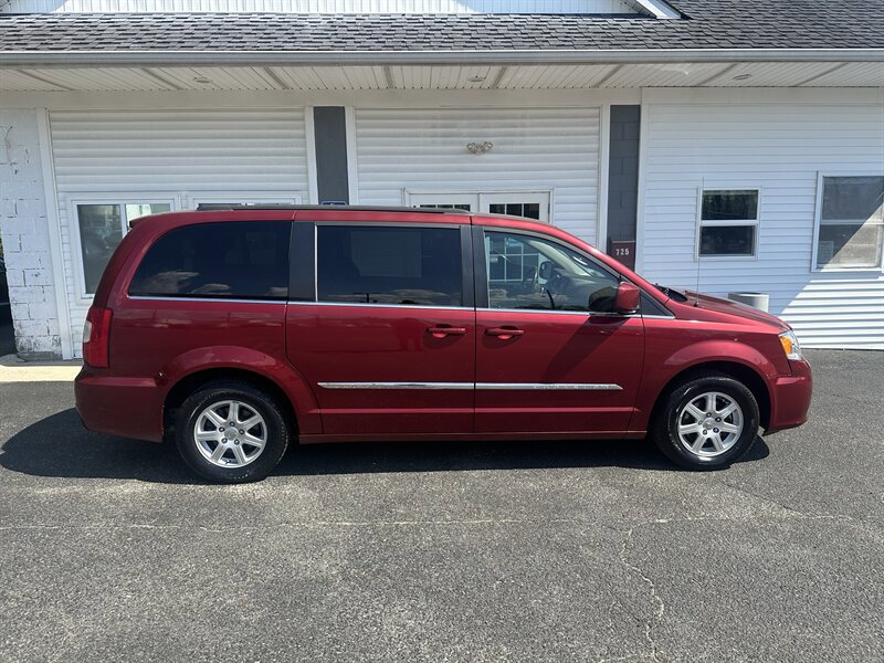 Used 2012 Chrysler Town & Country Touring w/ Entertainment Group #1 image 11