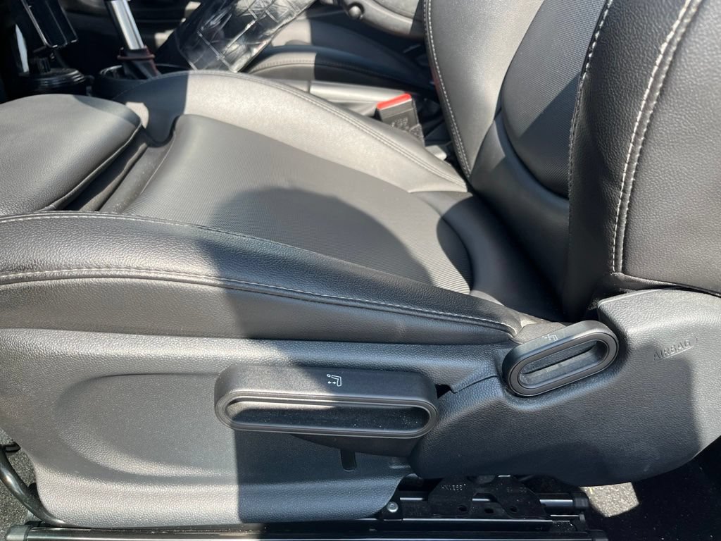 Used 2019 MINI Cooper S w/ Signature Upholstery Package FWD image 10