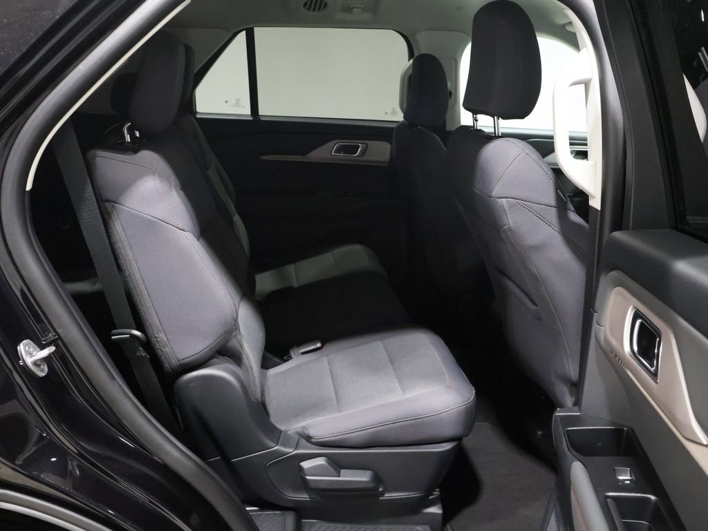 Used 2025 Ford Explorer Active image 22