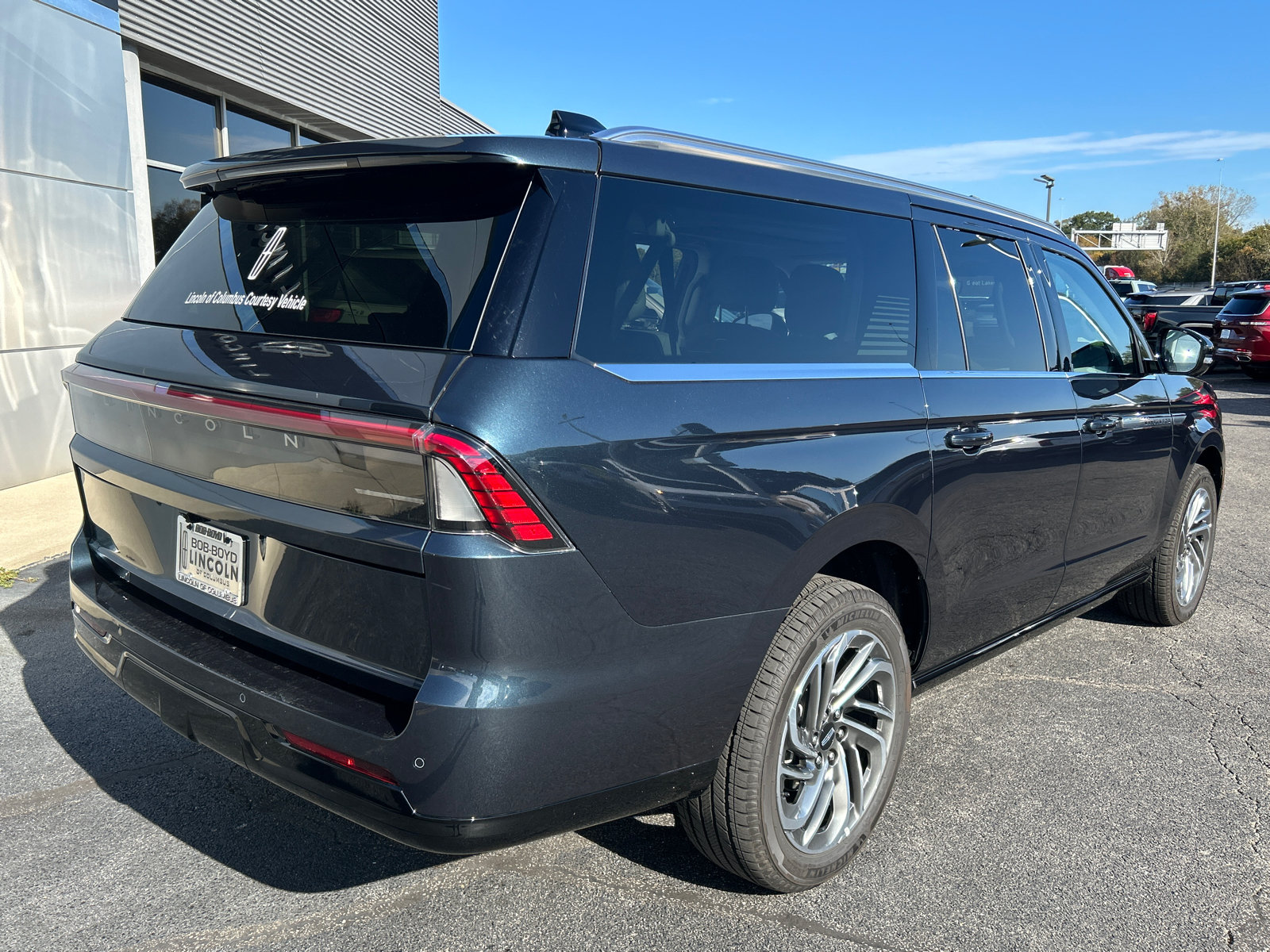 New 2026 Lincoln Navigator L Reserve AWD/4WD image 7