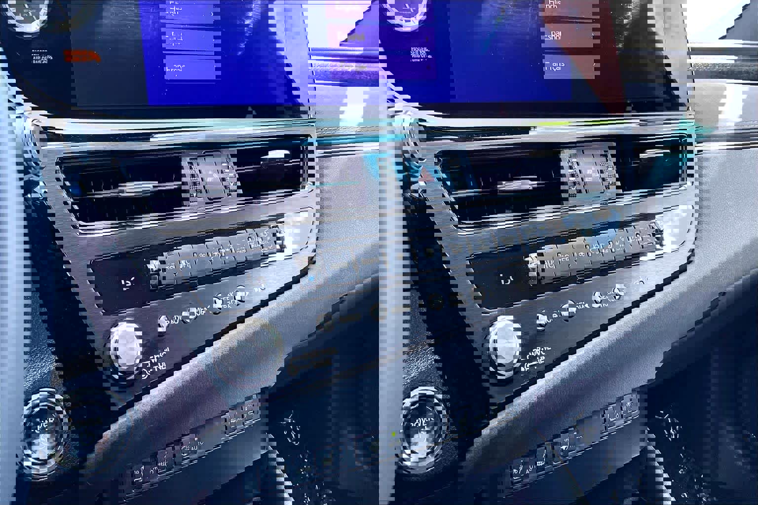 Used 2025 Lexus ES 300h F Sport w/ Accessory Package (Z1) image 35