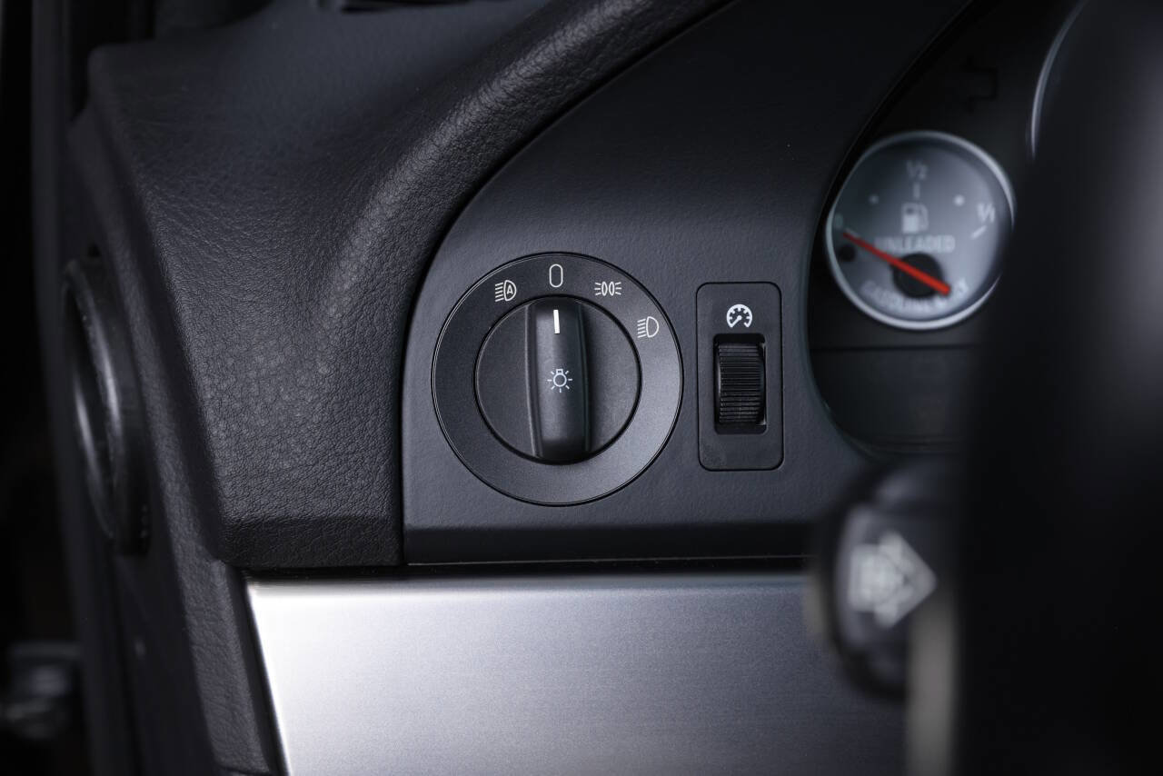 Used 2002 BMW M5 image 54