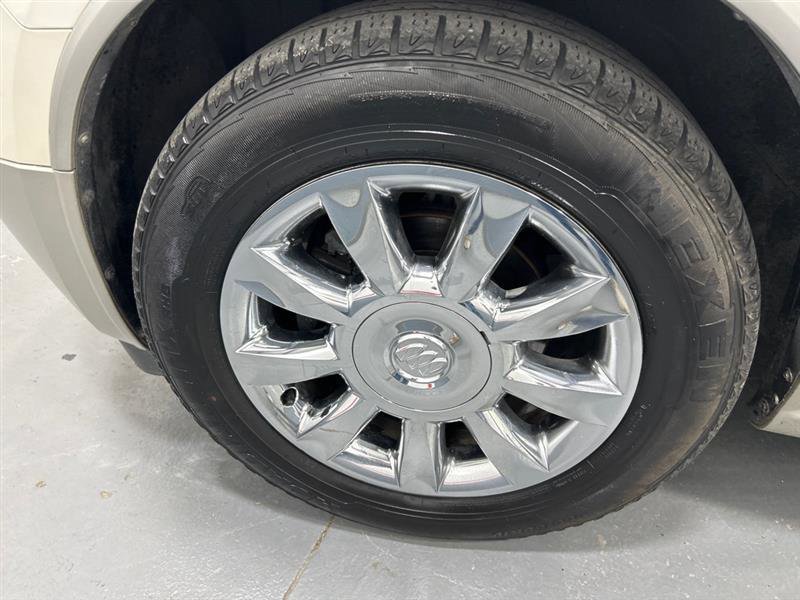Used 2011 Buick Enclave CXL image 13