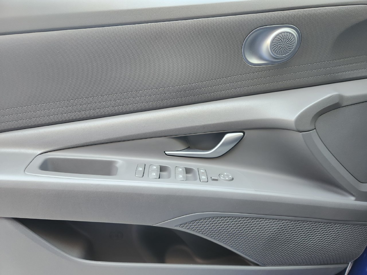 Used 2024 Hyundai Elantra SEL FWD image 21