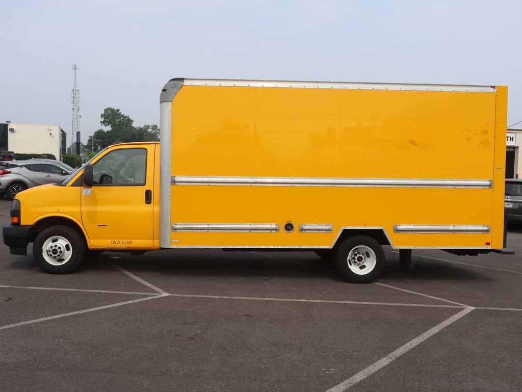 Used 2021 GMC Savana 3500 Extended w/ Power Convenience Package RWD image 4