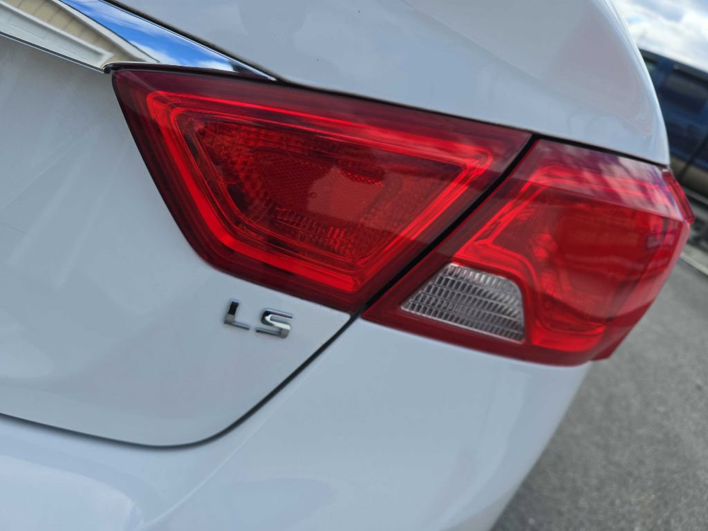 Used 2016 Chevrolet Impala LS w/ Power Convenience Package image 8