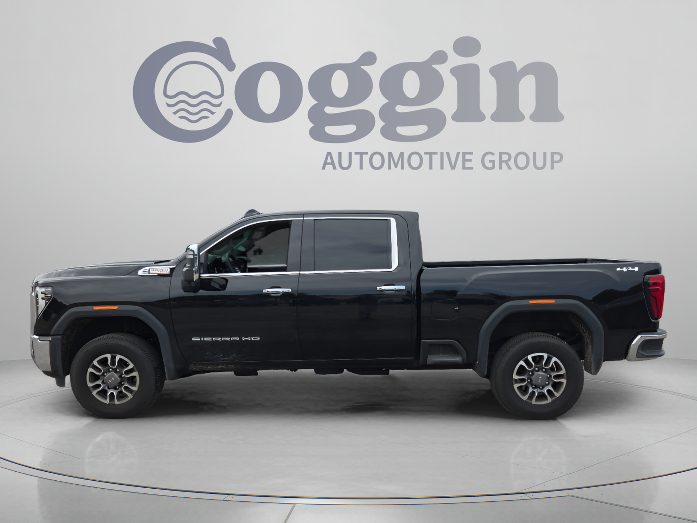 Used 2026 GMC Sierra 3500 SLT w/ SLT Convenience Package AWD/4WD image 2