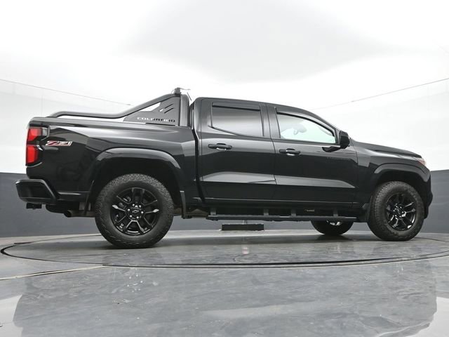 Used 2025 Chevrolet Colorado Z71 w/ Midnight Edition AWD/4WD image 39