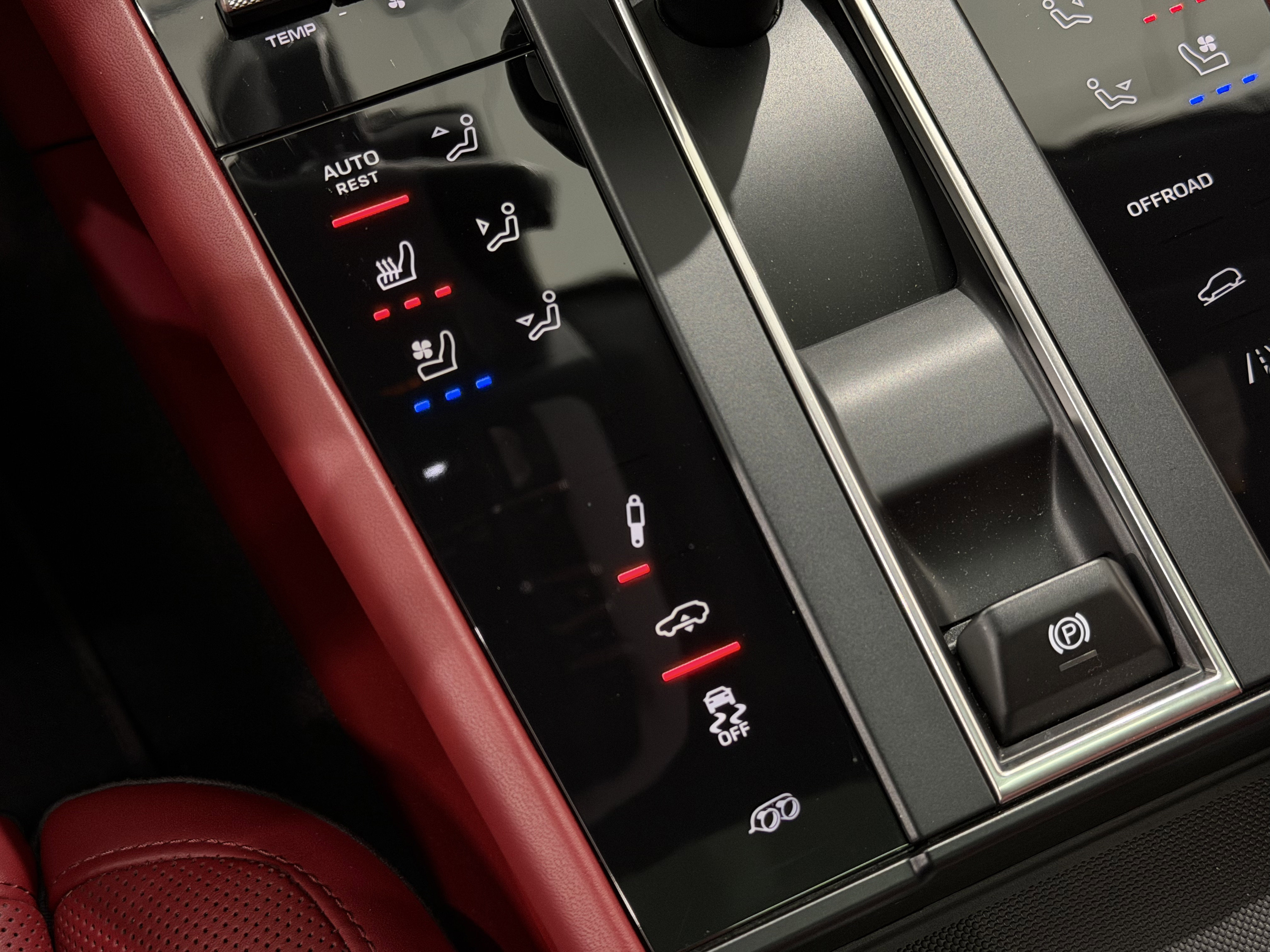 Certified 2024 Porsche Macan GTS image 36