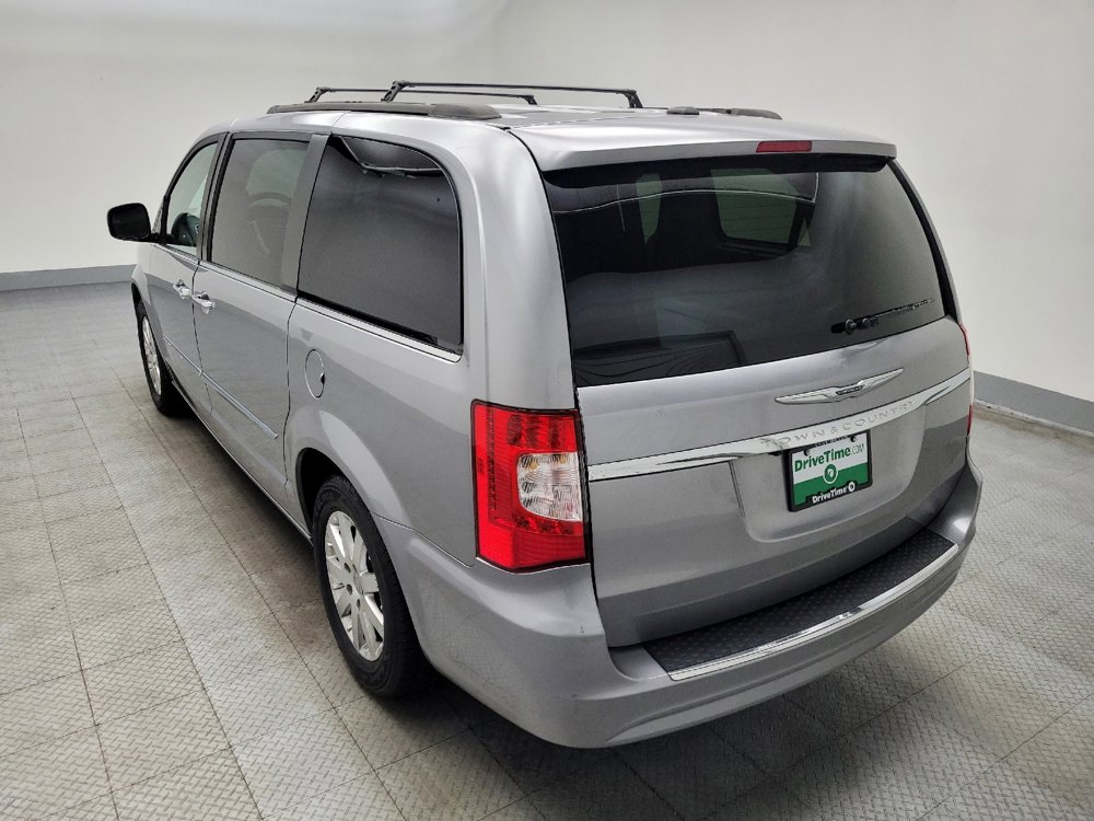 Used 2016 Chrysler Town & Country Touring w/ Driver Convenience Group FWD image 5