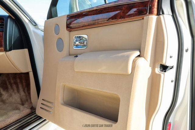 Used 2012 Rolls-Royce Phantom Sedan RWD image 36