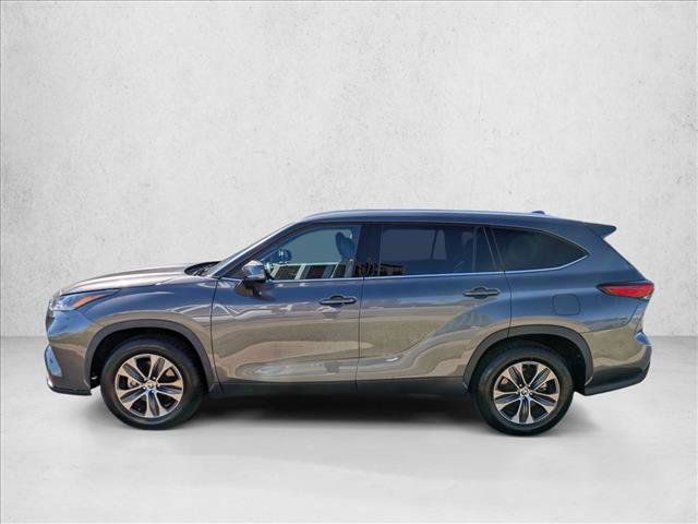 Used 2022 Toyota Highlander XLE image 9