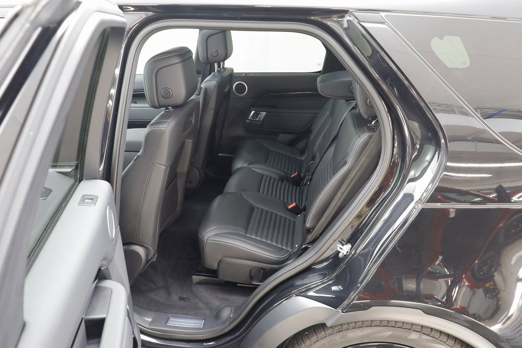 Certified 2025 Land Rover Discovery S image 16