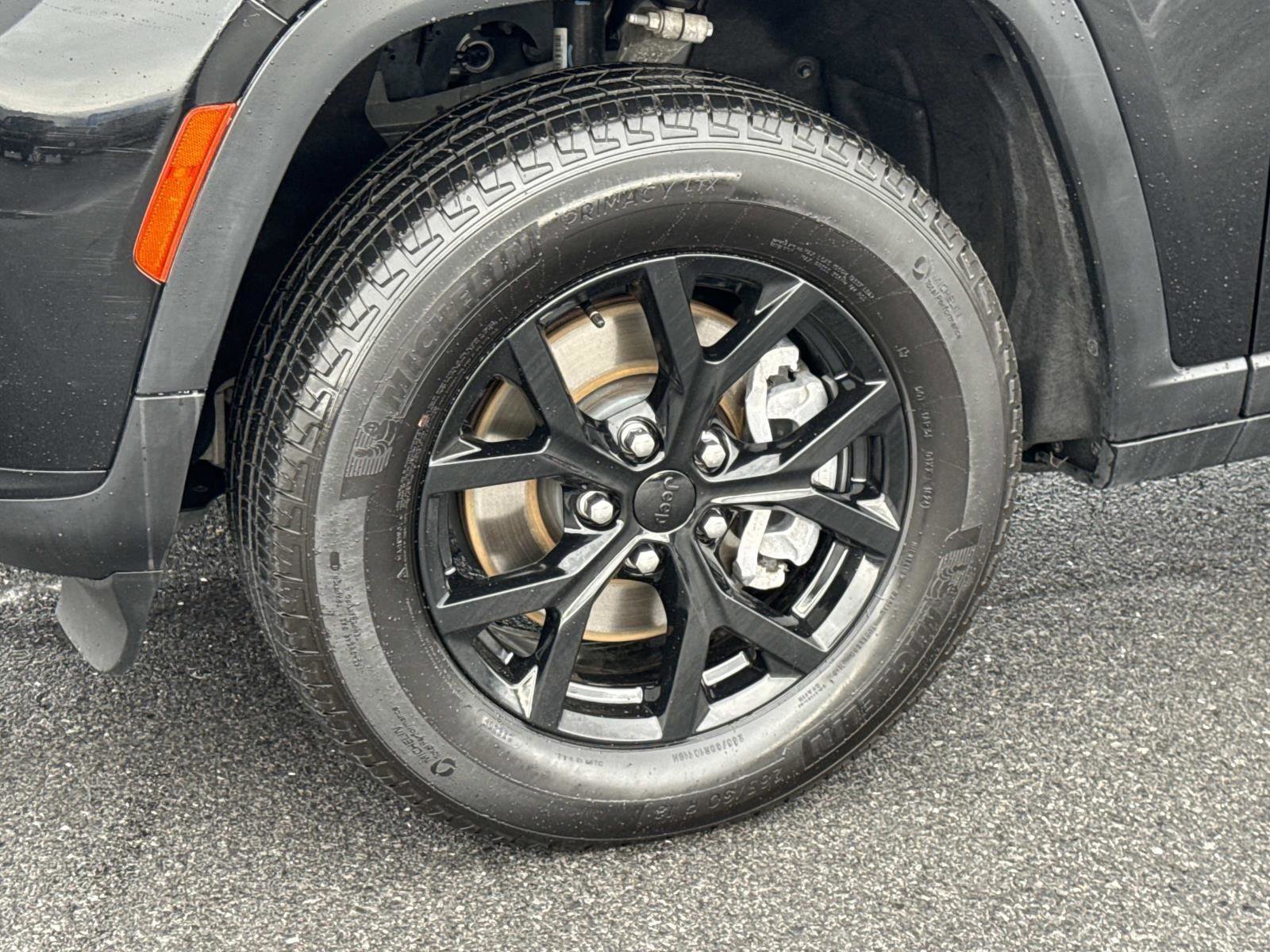 Used 2024 Jeep Grand Cherokee L Laredo AWD/4WD image 29