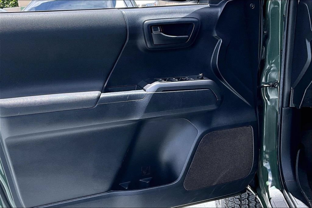 Used 2021 Toyota Tacoma SR AWD/4WD image 18