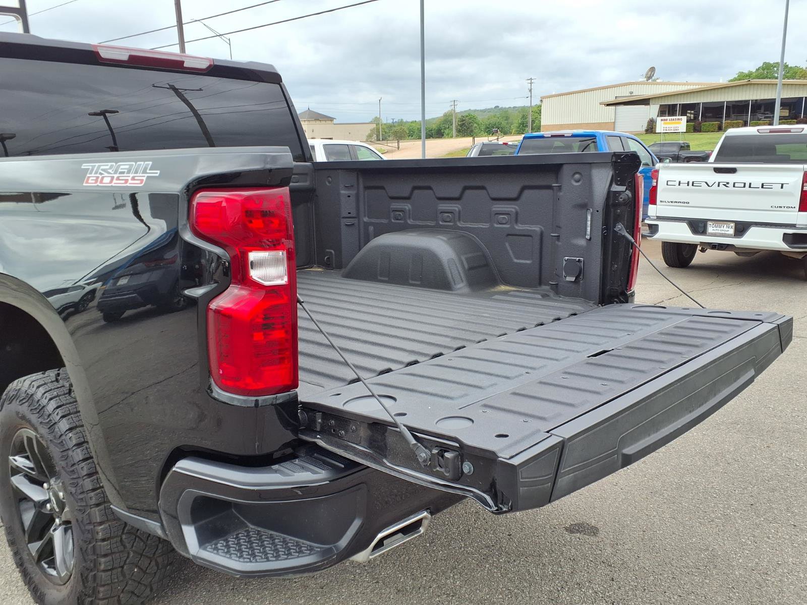 Used 2025 Chevrolet Silverado 1500 Custom Trail Boss AWD/4WD image 16