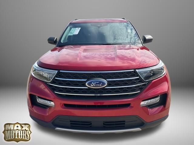 Used 2023 Ford Explorer XLT w/ Equipment Group 202A AWD/4WD image 3