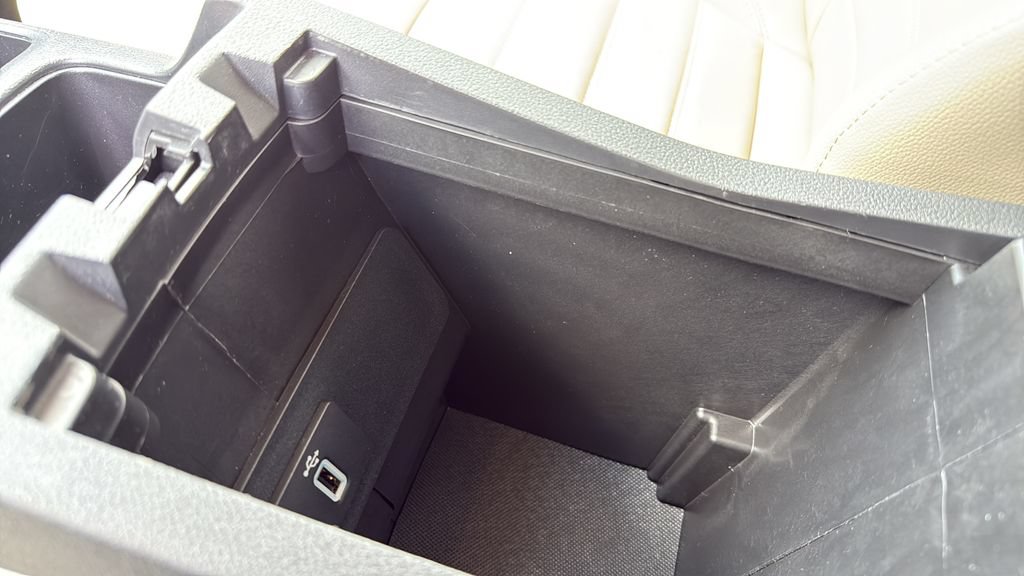 Used 2018 Ford Escape SEL w/ Ford Safe & Smart Package AWD/4WD image 30