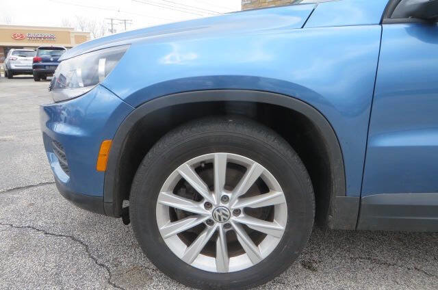 Used 2018 Volkswagen Tiguan Limited w/ Premium Package AWD/4WD image 36