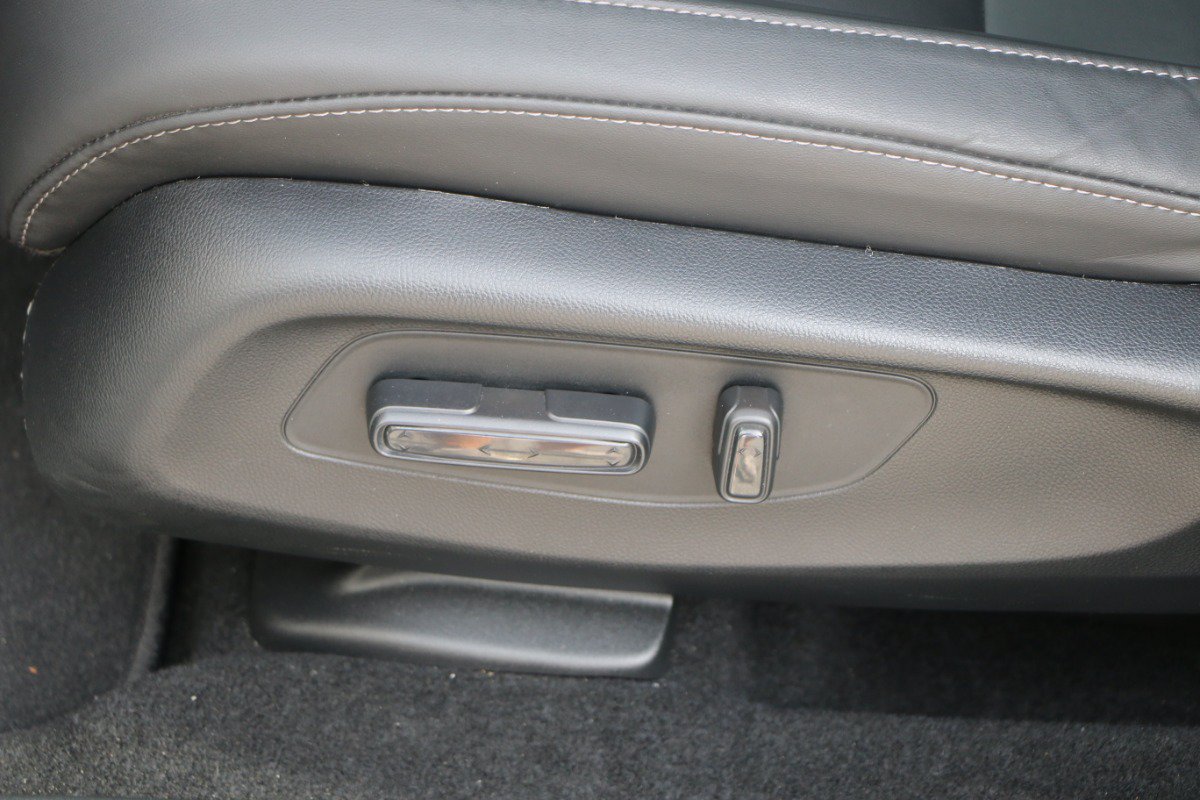 Used 2025 Acura ADX FWD image 26