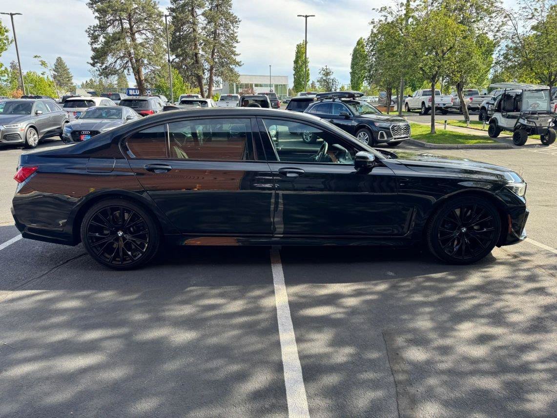 Used 2020 BMW 750i xDrive w/ Executive Package AWD/4WD image 6