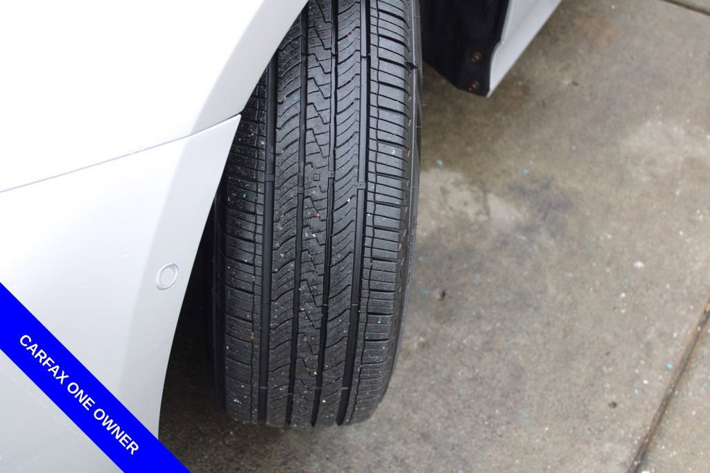 Used 2020 Toyota Prius LE image 13