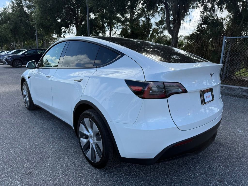 Used 2023 Tesla Model Y Long Range image 14