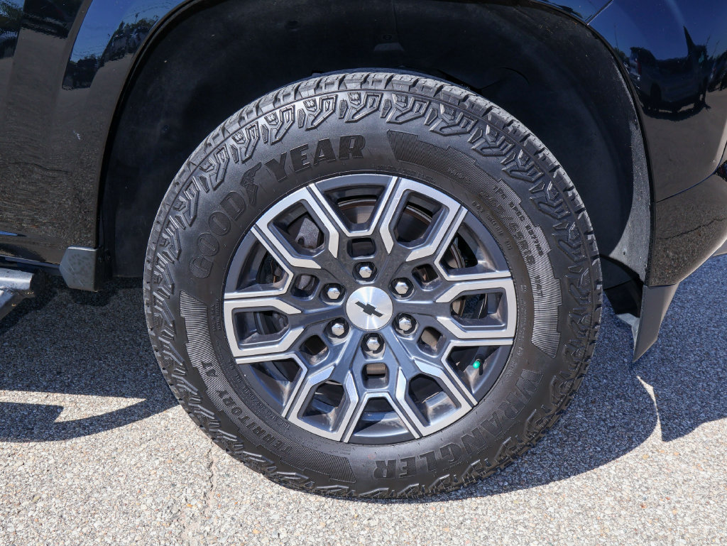 Used 2023 Chevrolet Colorado Z71 w/ Z71 Convenience Package 2 AWD/4WD image 29