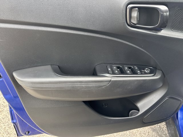 Used 2022 Hyundai Venue Limited image 14