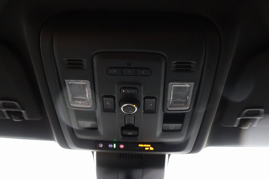 Used 2023 Chevrolet Tahoe Premier image 16