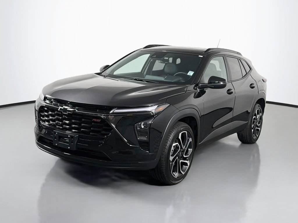 Used 2025 Chevrolet Trax RS w/ Sunroof Package FWD image 3
