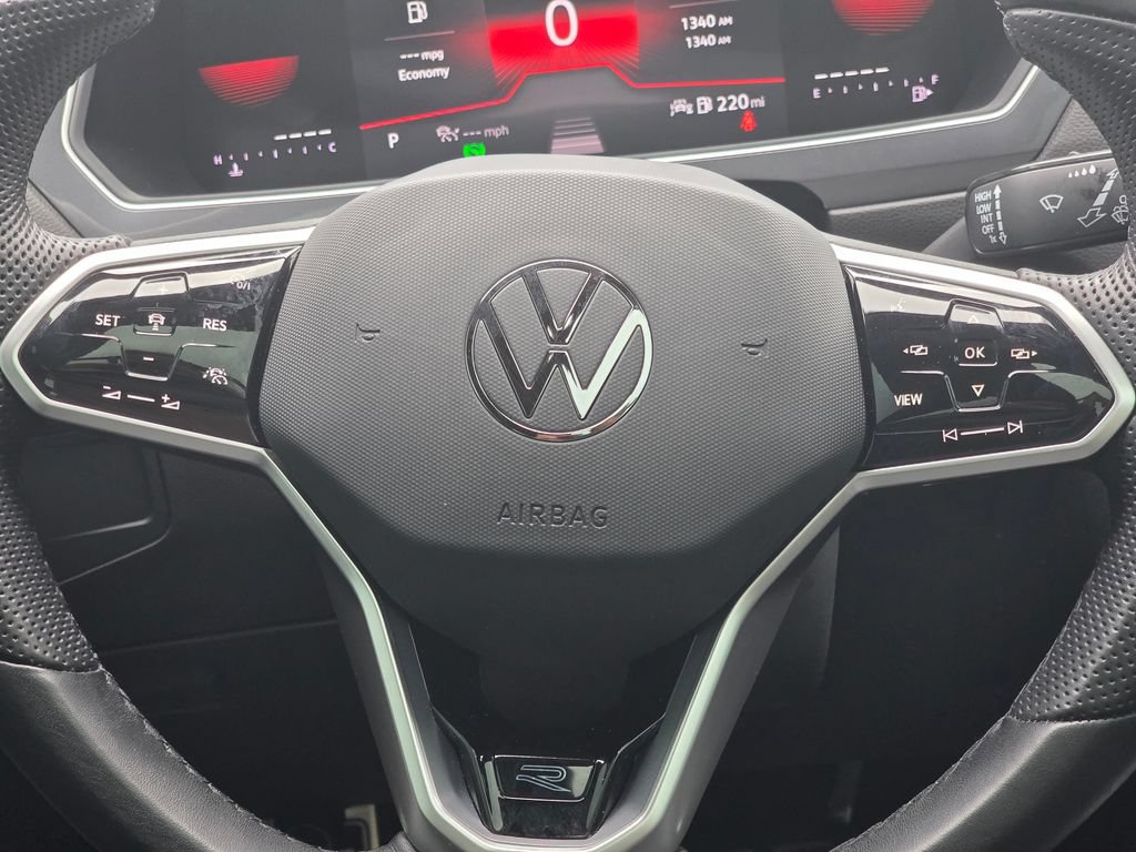 Used 2024 Volkswagen Tiguan SE R-Line FWD image 19