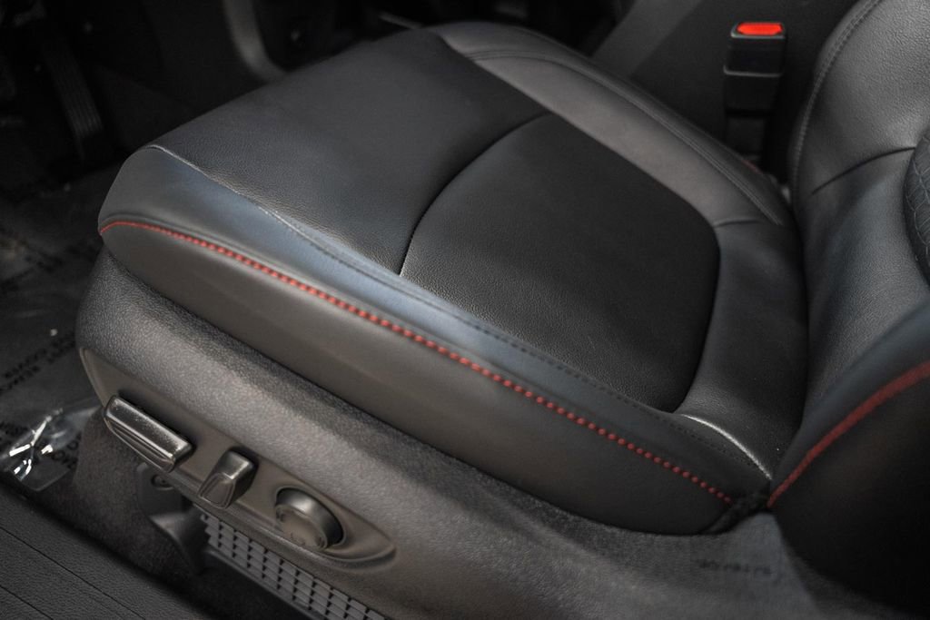 Used 2026 Toyota Sienna XSE image 37