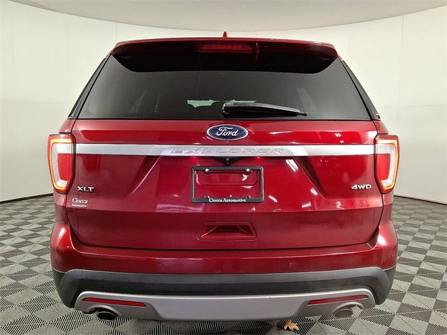Used 2017 Ford Explorer XLT w/ Equipment Group 202A image 8