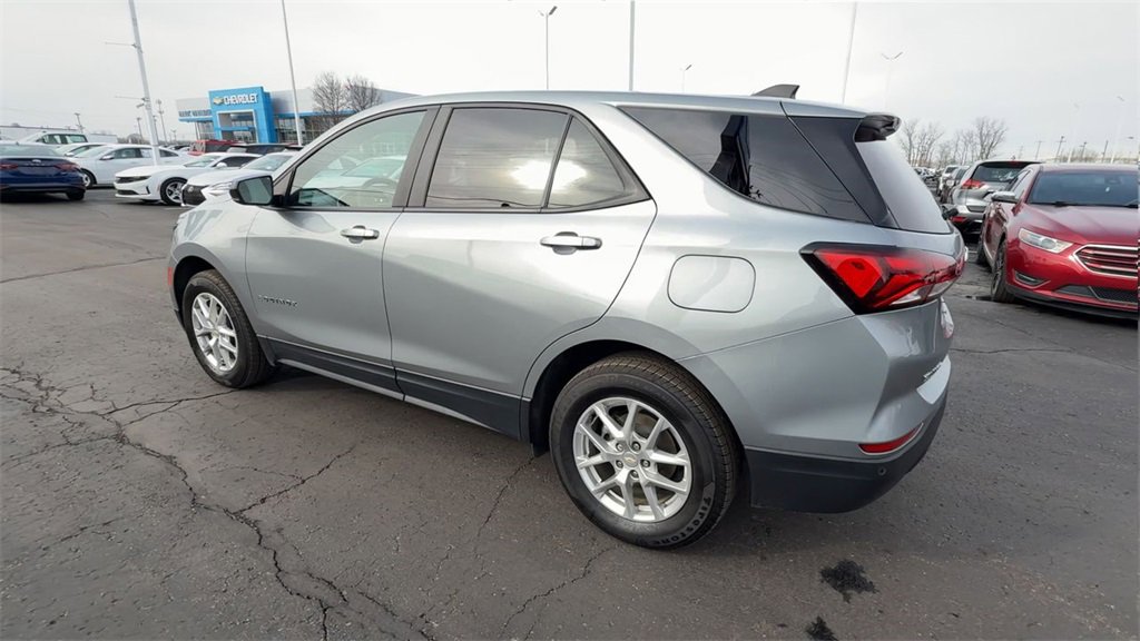 Used 2023 Chevrolet Equinox LS image 6