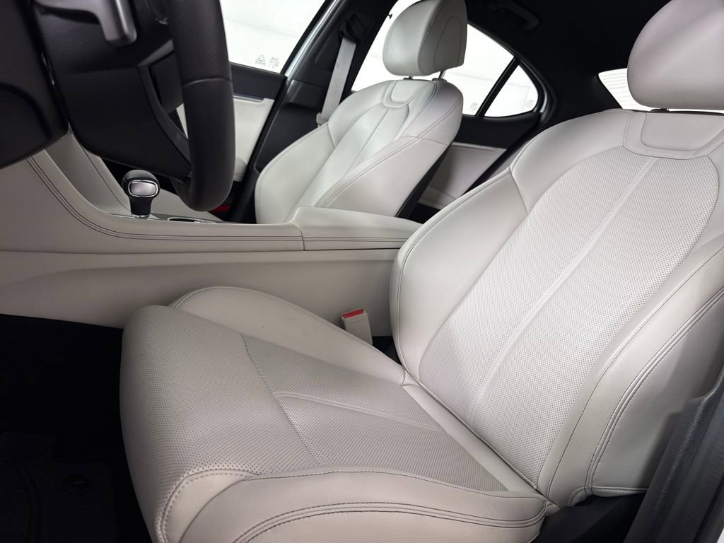 New 2025 Genesis G70 2.5T image 13