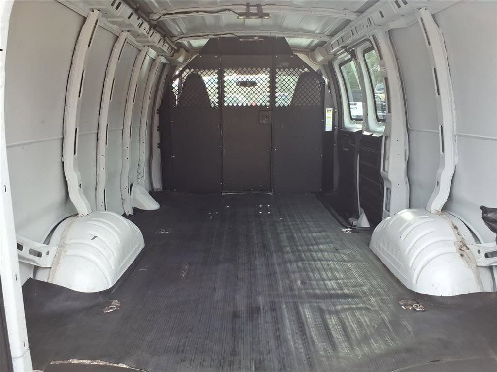 Used 2016 GMC Savana 2500 image 12