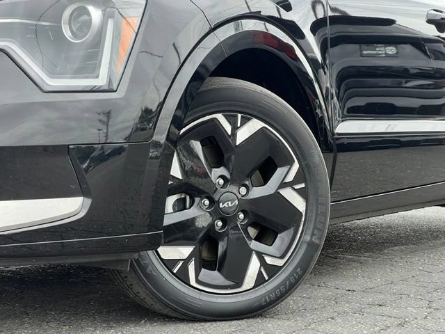 Certified 2024 Kia Niro Wind FWD image 2