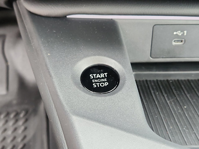 Used 2026 Nissan Sentra SR w/ SR Premium Package FWD image 24