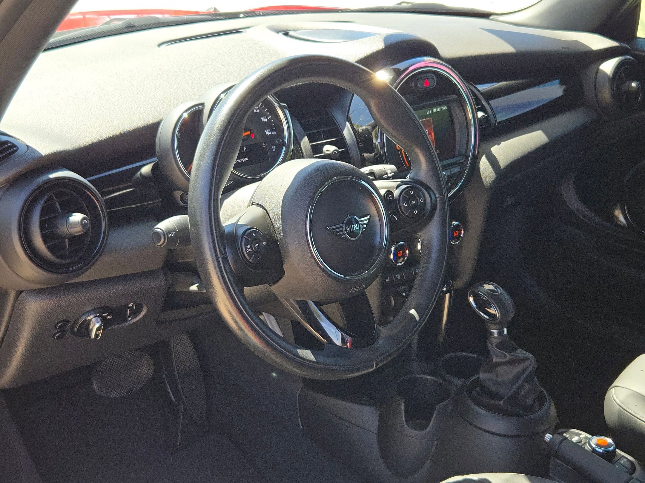 Used 2019 MINI Cooper 2-Door Hardtop image 11