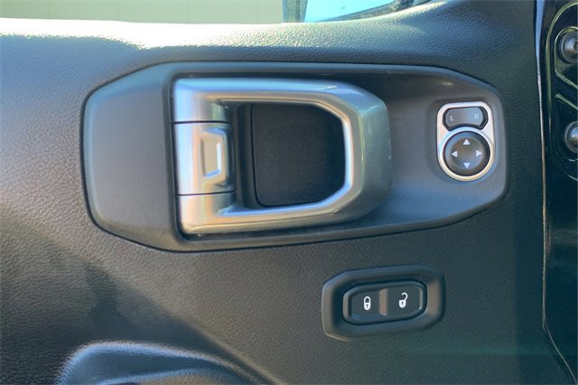 Certified 2022 Jeep Gladiator Willys image 16