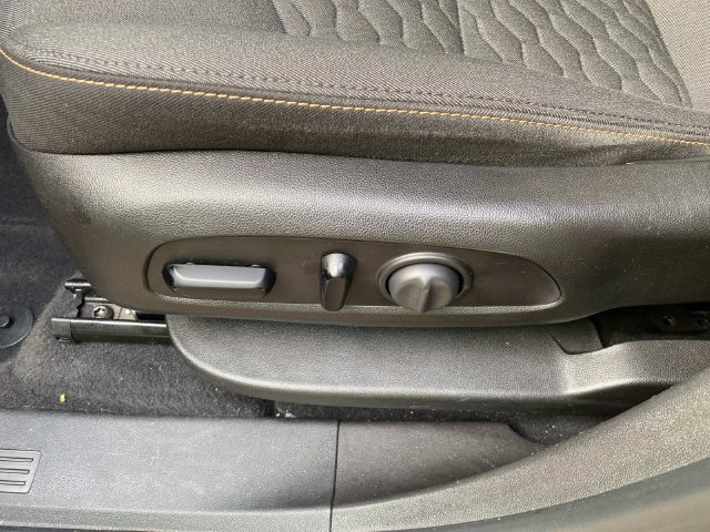 Used 2021 Chevrolet Equinox LT FWD image 15