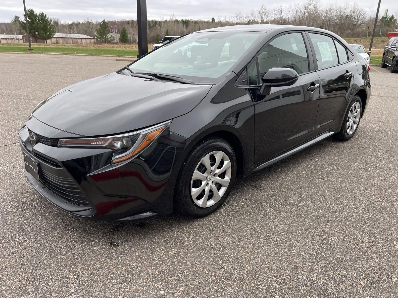 Used 2026 Toyota Corolla LE FWD image 6