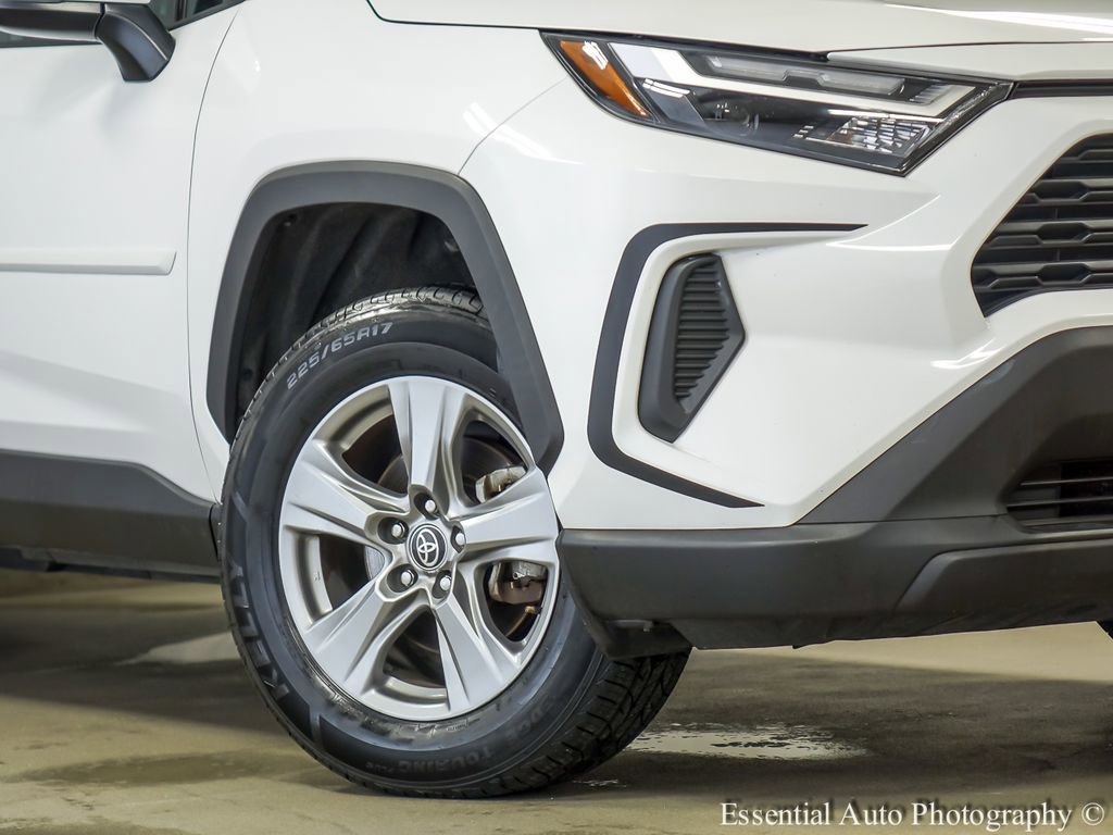 Used 2023 Toyota RAV4 XLE w/ Convenience Package image 4