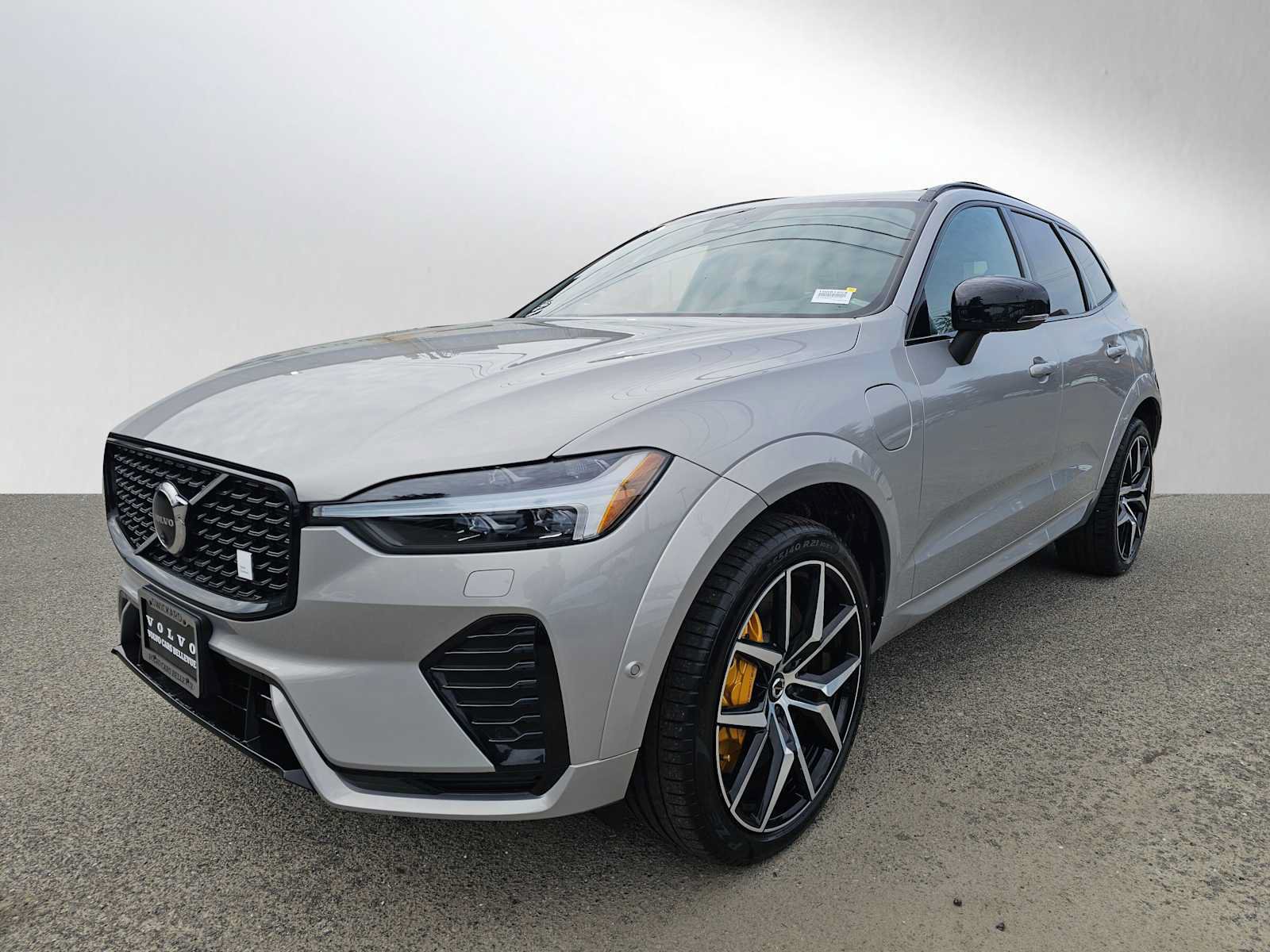 Certified 2025 Volvo XC60 T8 Polestar w/ Protection Package Premier AWD/4WD image 31