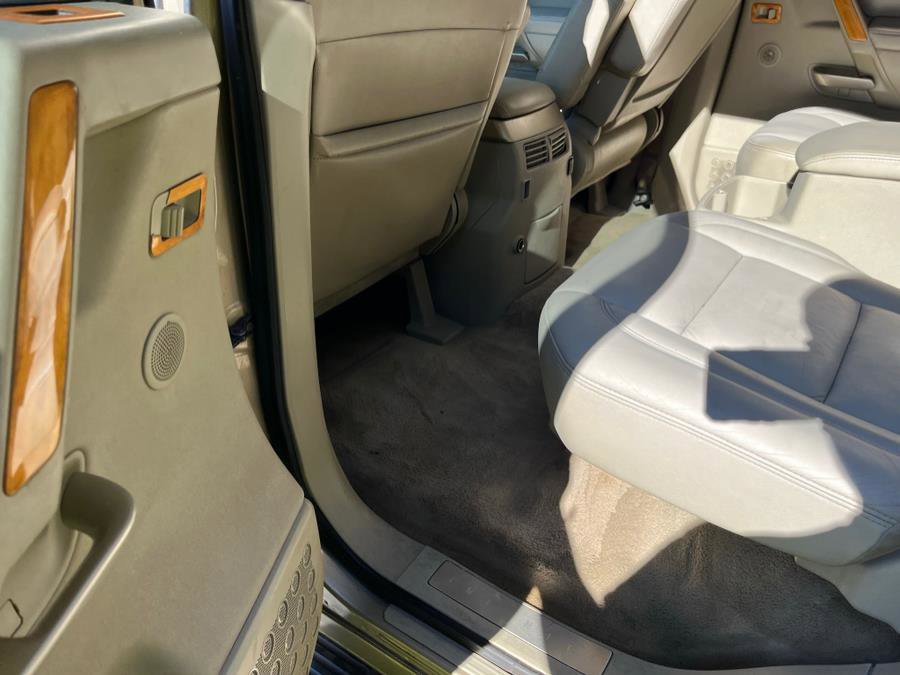 Used 2004 INFINITI QX56 4WD w/ Smart Vision Pkg image 22