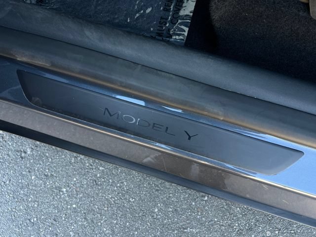 Used 2023 Tesla Model Y Long Range AWD/4WD image 39